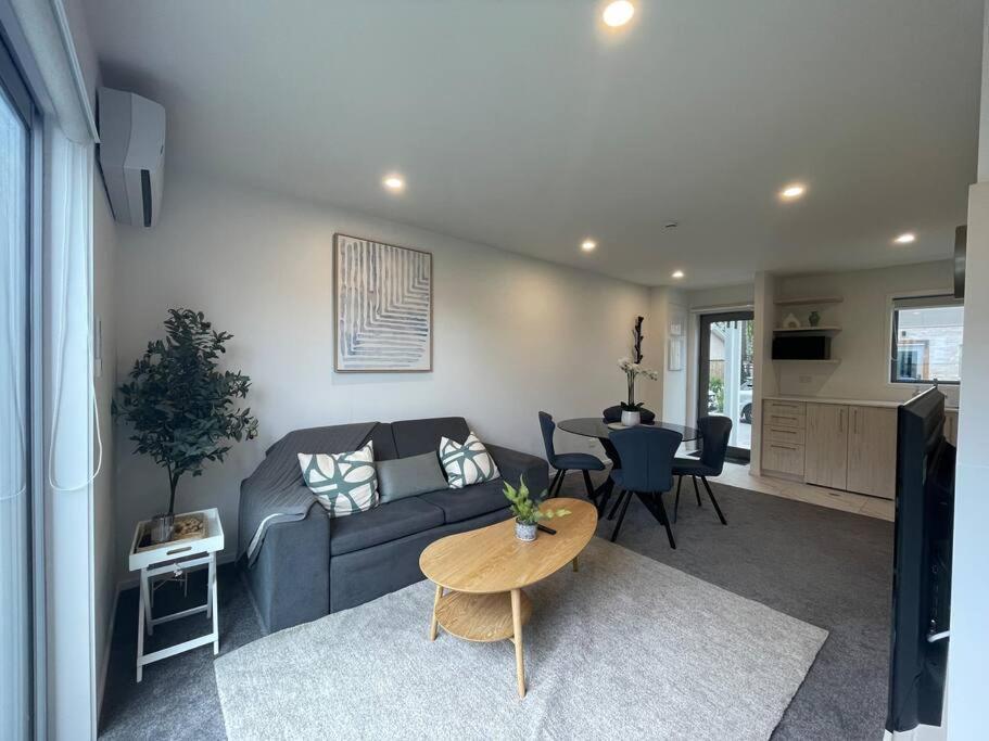 Parkside Retreat - 3 Beds -Sleeps 6 Near Westfield Villa Christchurch Exterior photo