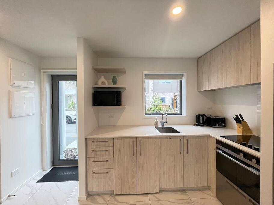 Parkside Retreat - 3 Beds -Sleeps 6 Near Westfield Villa Christchurch Exterior photo